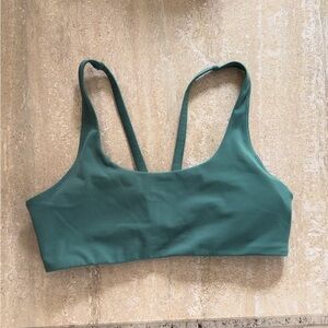 Vuori sports bra